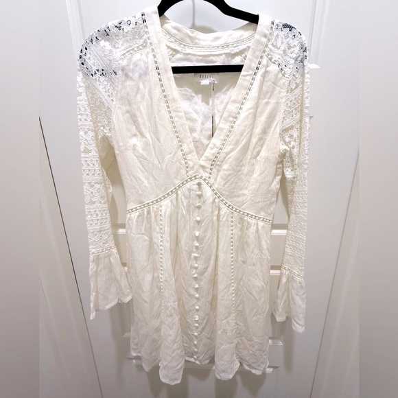 NWT. Lost & Wander Boho Long Lace Sleeve White Mini Dress. Size Medium - Picture 6 of 16